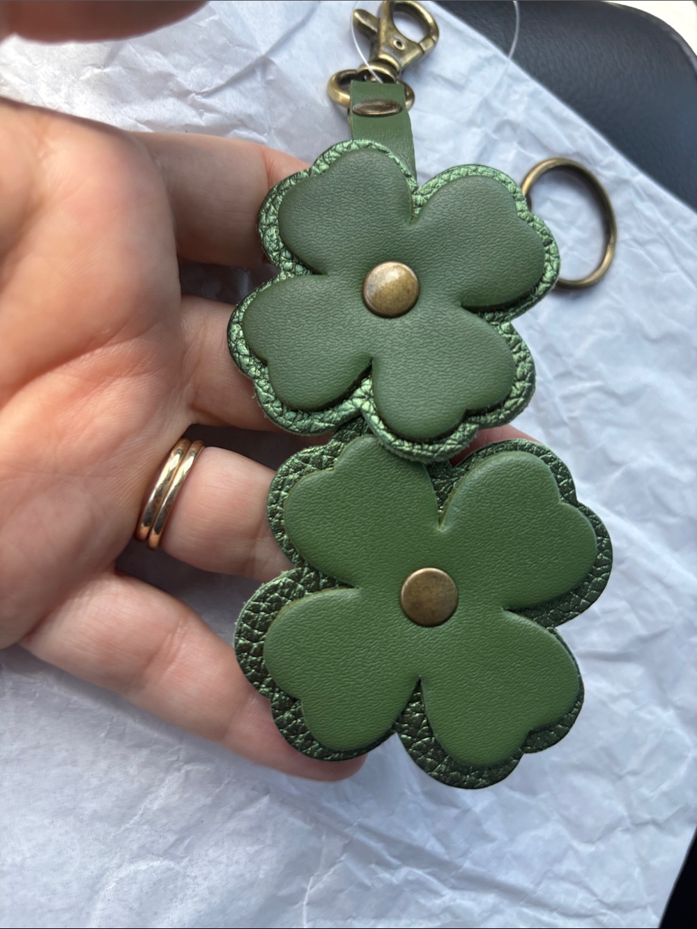 Portland leather Green Leather Double shamrock Keychain - Picture 6 of 7